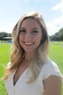 Headshot of Amanda Kristine Hofmann
