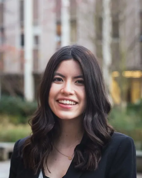Headshot of Amara Le