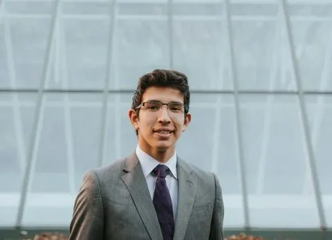 Headshot of André Magallanes