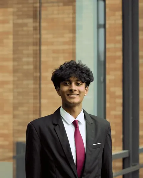 Headshot of Dheeraj Tallapragada