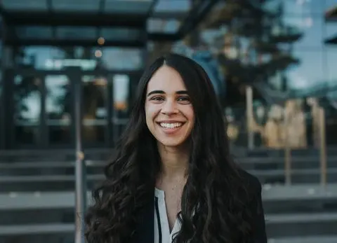 Headshot of Kiana Rahni