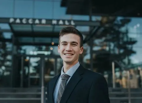 Headshot of Robert Lin