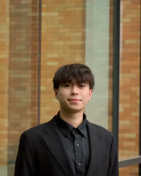 Headshot of Robin Diep