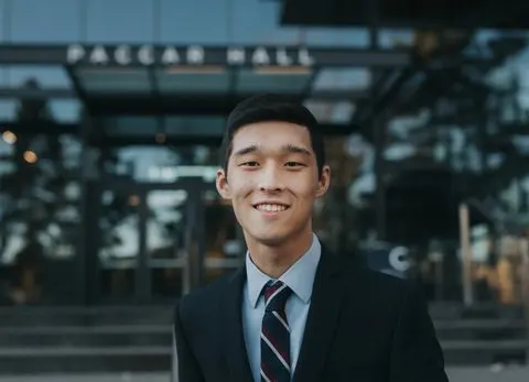 Headshot of Stephen Lee