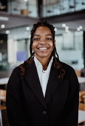 Headshot of Trévaun Reeves