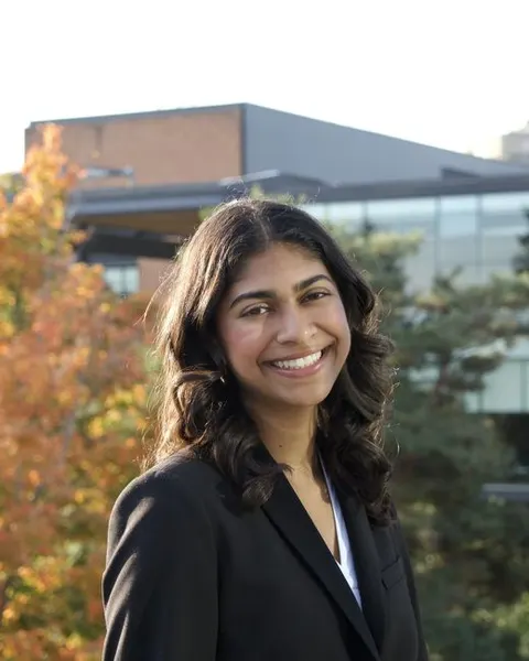 Headshot of Vaishali Raman