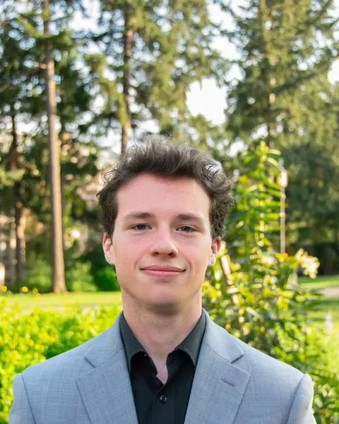 Headshot of Zak Azar